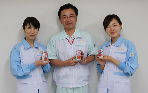 商品開発部(左から)小林さん、山口さん、森田さん